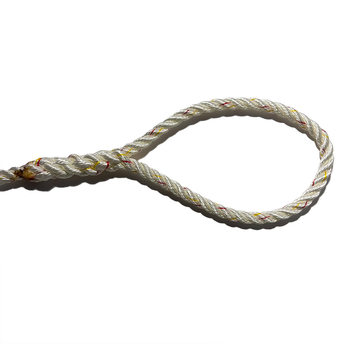 White three strand rope spliced in a loop displaying a 3-strand eye splice.